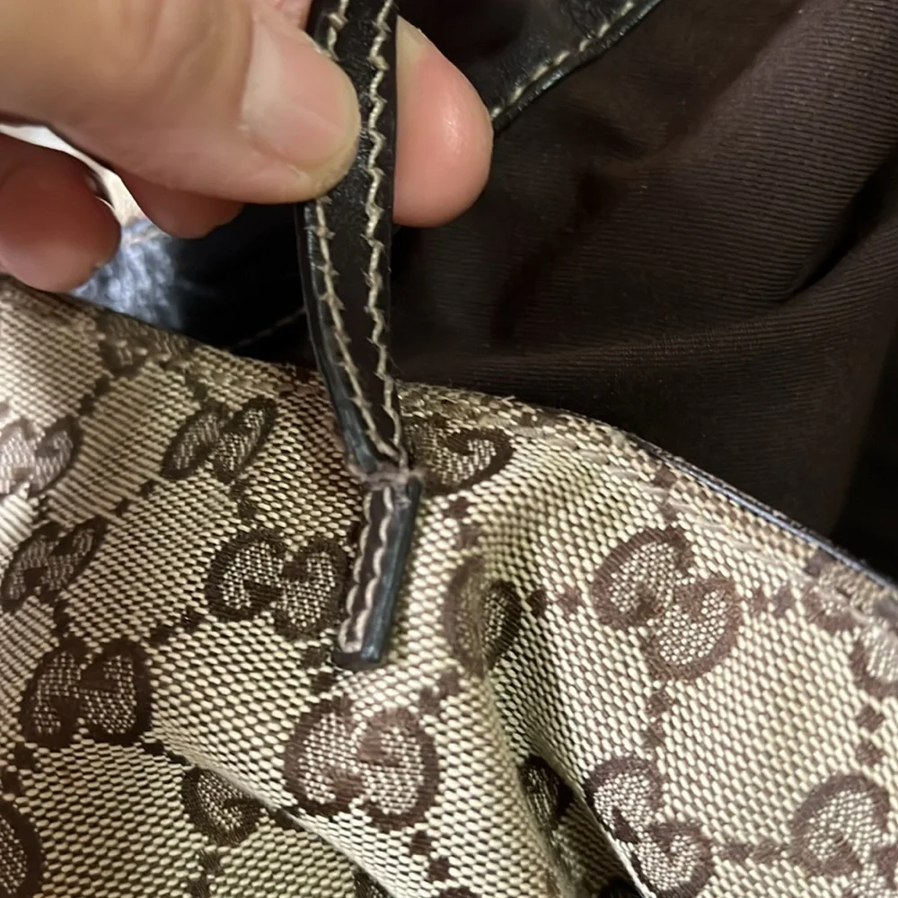 Vintage Gucci Shoulder Bag. Come with free wallet - Picture 16 of 16